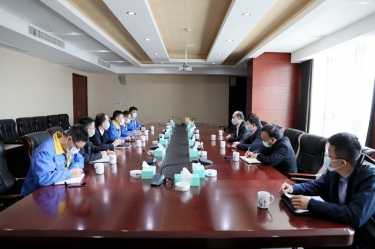 平湖市委书记仲旭东一行莅临亿万28官网调研企业疫情防控和复工复产工作