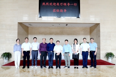 省人力社保厅二级巡视员陈荣华一行莅临亿万28官网调研人才工作