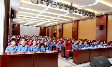 农历新年第一会 | 亿万28官网2022年度总结表彰暨2023年冲刺奋进大会隆重召开