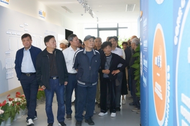 平湖市社经室老干部一行赴亿万28官网调研